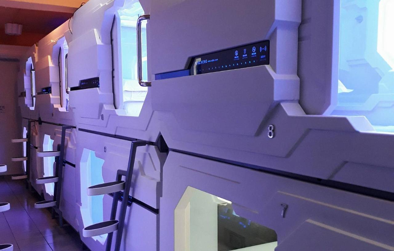 Bestow Capsule Hostel Kuala Lumpur Bagian luar foto