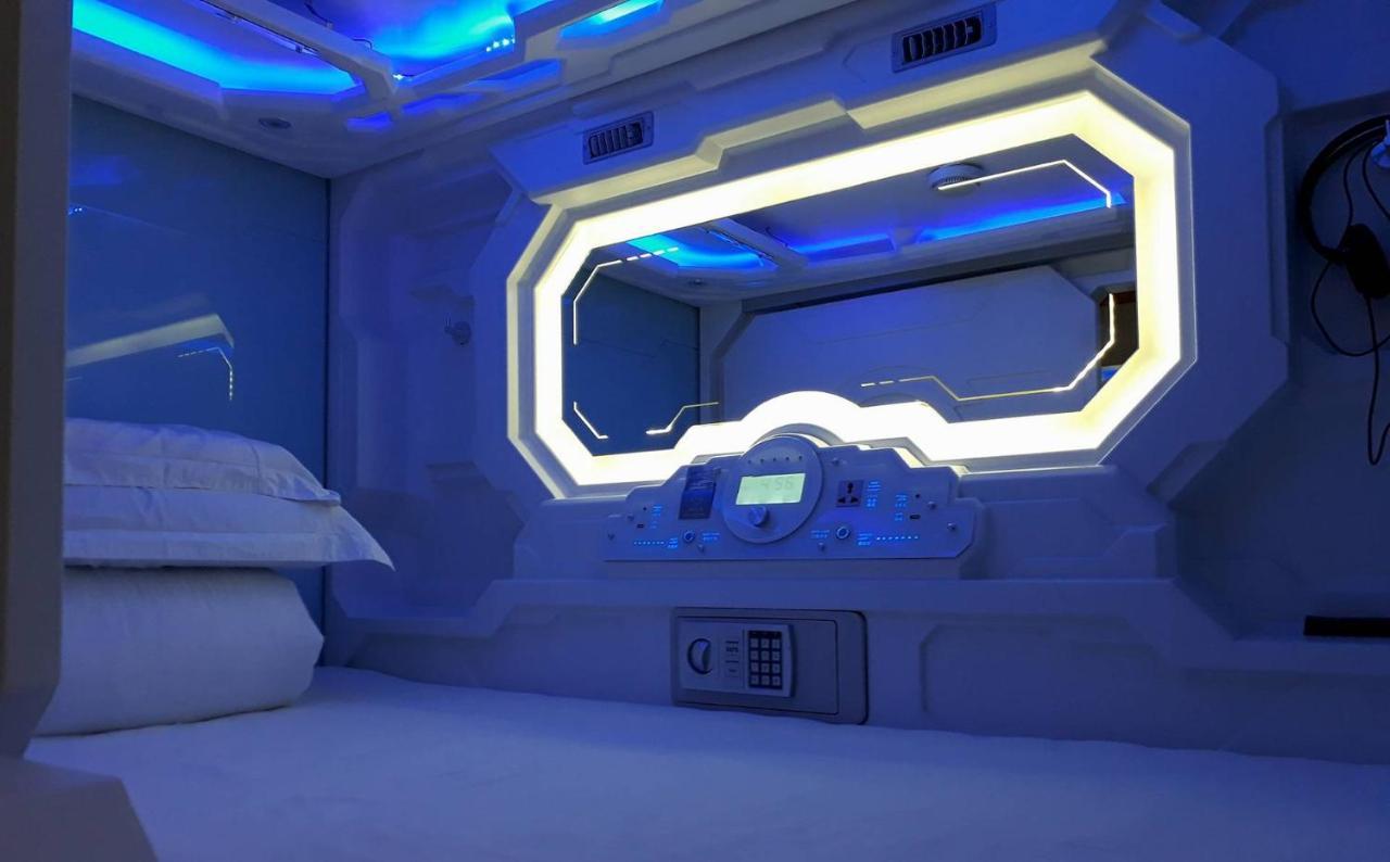 Bestow Capsule Hostel Kuala Lumpur Bagian luar foto