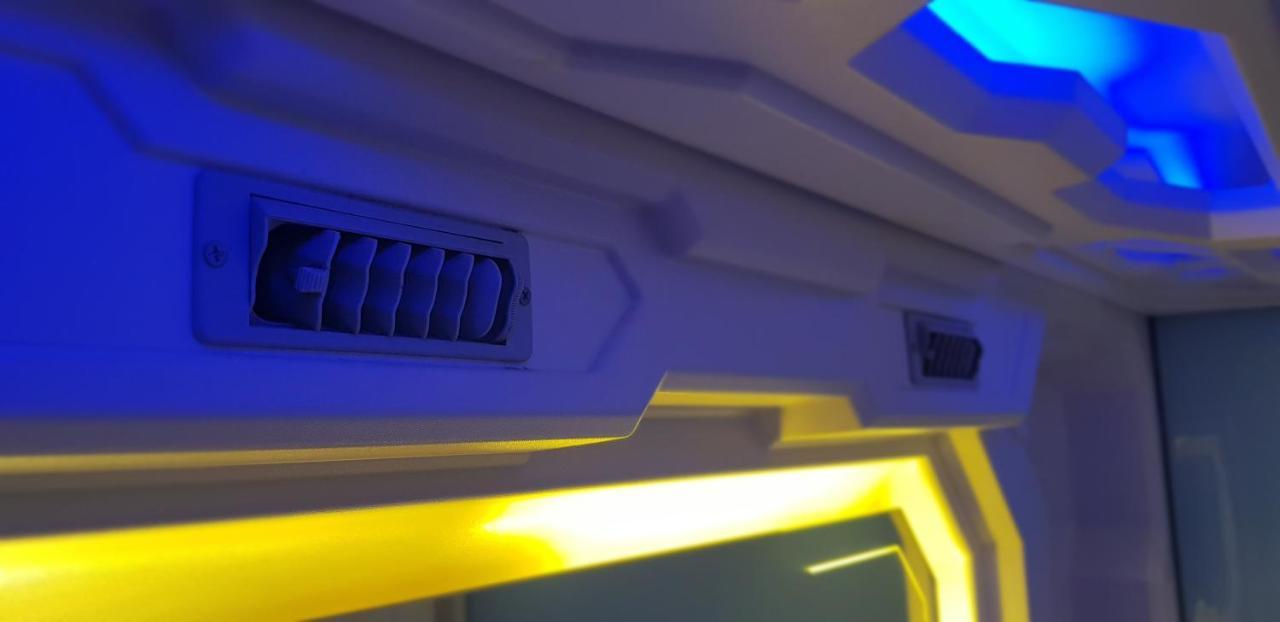 Bestow Capsule Hostel Kuala Lumpur Bagian luar foto