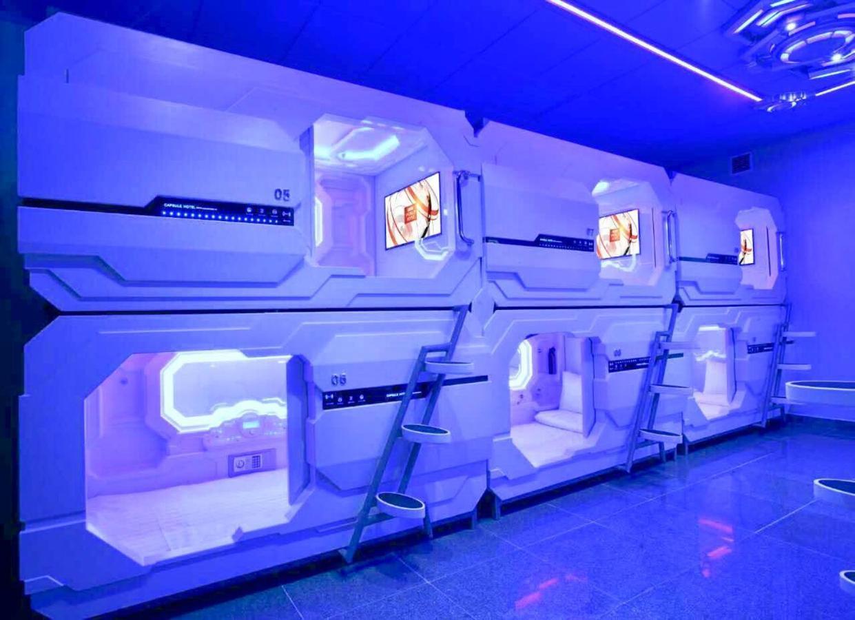 Bestow Capsule Hostel Kuala Lumpur Bagian luar foto