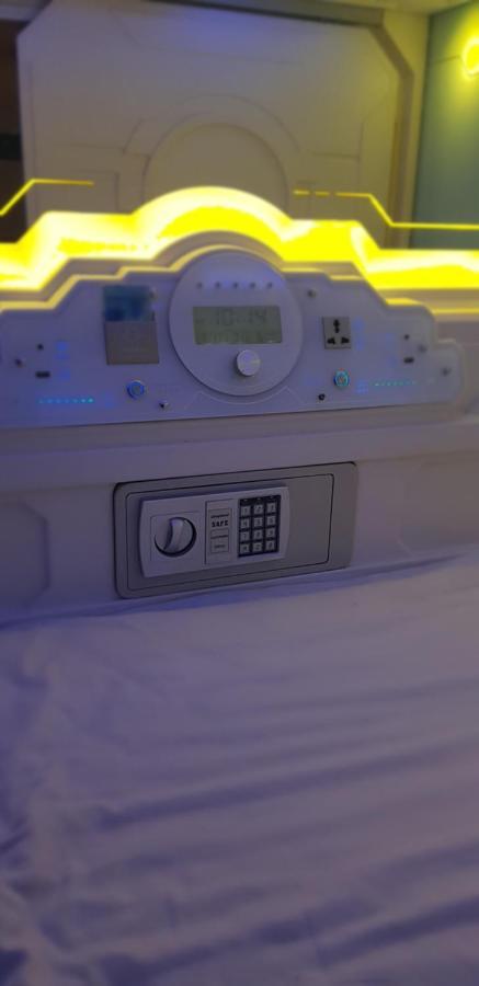 Bestow Capsule Hostel Kuala Lumpur Bagian luar foto