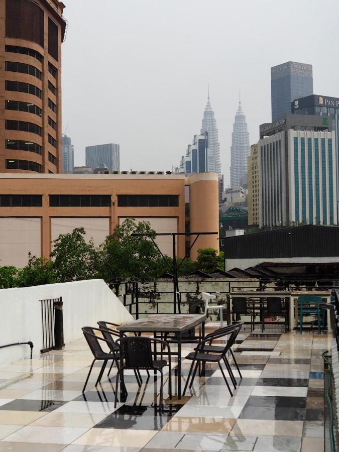 Bestow Capsule Hostel Kuala Lumpur Bagian luar foto