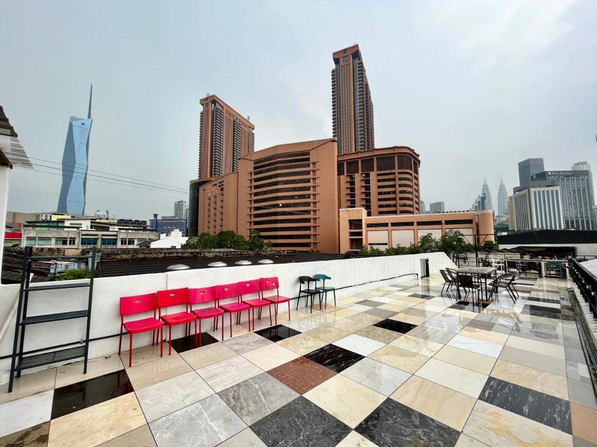 Bestow Capsule Hostel Kuala Lumpur Bagian luar foto