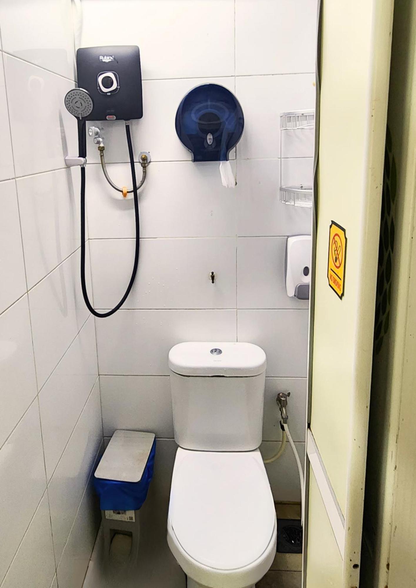 Bestow Capsule Hostel Kuala Lumpur Bagian luar foto
